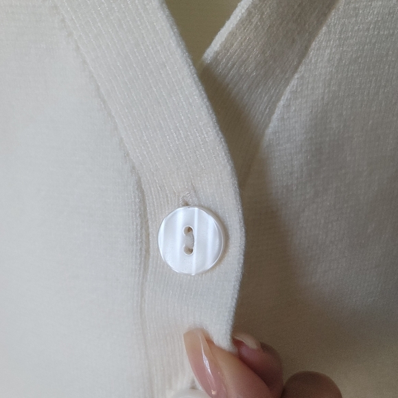 Abercrombie & Fitch LuxeLoft Rounded Sleeve Cardigan Size XSmall Color Cream - Picture 9 of 14